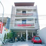 Reddoorz Plus @ Dukuh Kupang