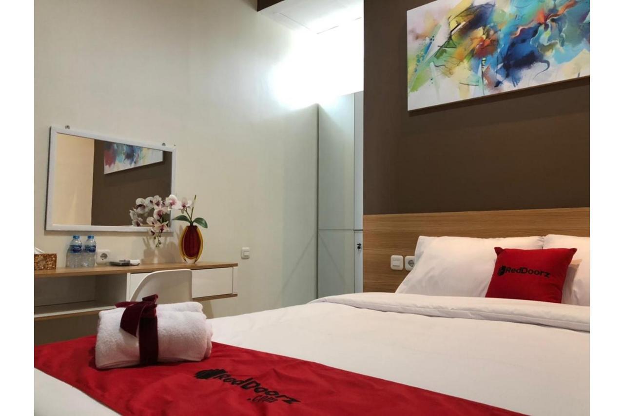 Reddoorz @ Dukuh Kupang 3*